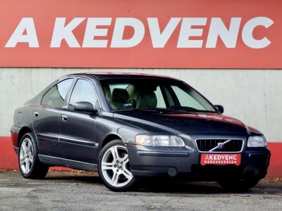 VOLVO S60 2.4 D Kinetic (Automata) M.o.-i. Tempomat Ülésfűtés Vajbőr Tolatóradar