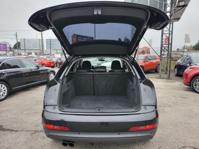 AUDI Q3 2.0 TDI DPF quattro S-tronic S-Line LED Bőrbelső Navigáció Ülésfűtés Tempomat Start-Stop PDC