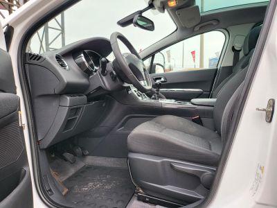 PEUGEOT 3008 1.6 HDi Allure Panoráma tető Navi Tempomat Park.radar Téli/Nyári gumi