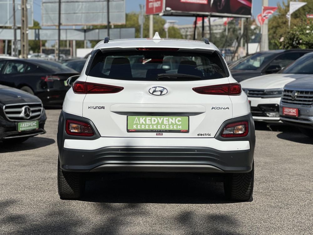 HYUNDAI KONA EV 64kWh Comfort 400+km hatótáv