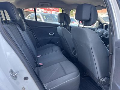 RENAULT MEGANE 1.6 Expression Magyarországi Tempomat Digitklíma 4x.elablak