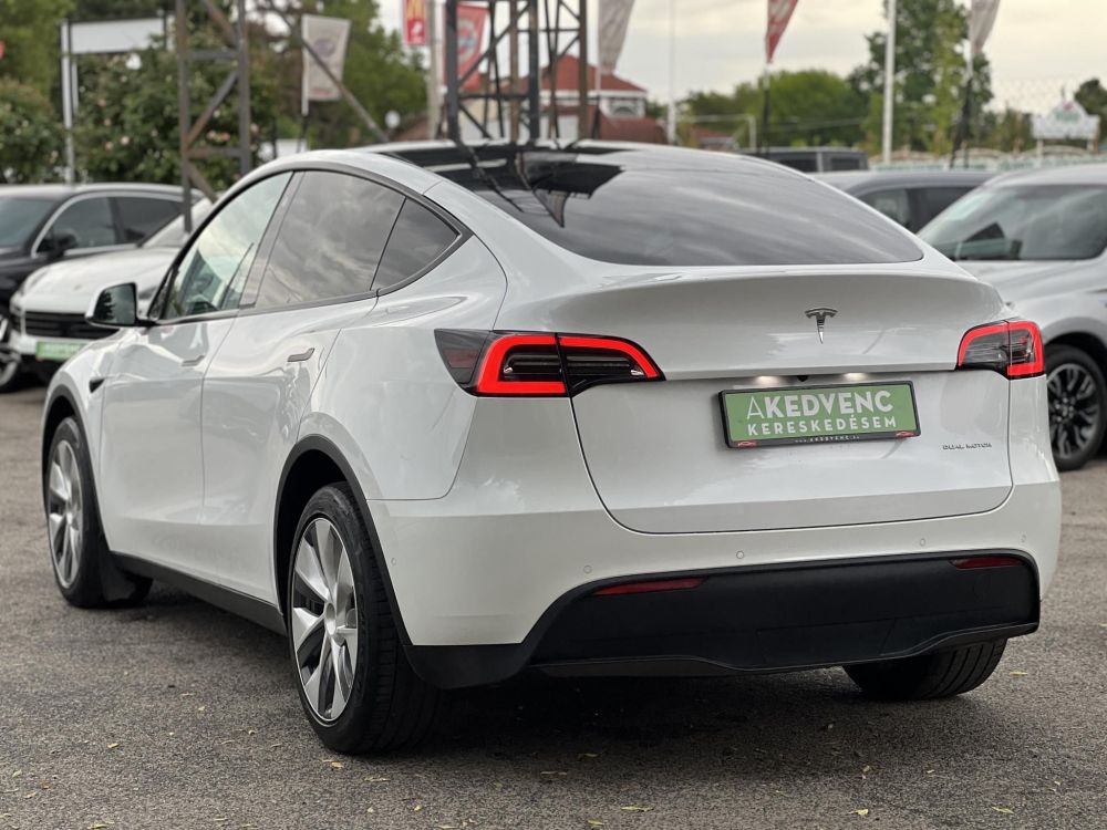 TESLA MODEL Y Long Range AWD (Automata) AMD Ryzen. hőszivattyú. mátrix LED. premium hifi