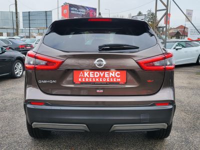 NISSAN QASHQAI 1.2 DIG-T Tekna Xtronic 56e km. M.o.-i. 1.tul. Különleges szín. panorámatető. megkímélt állapot!