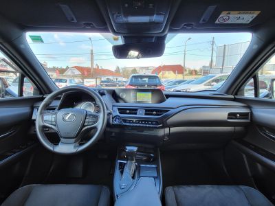 LEXUS UX 250h Comfort Top CVT LED Távtartó Sávtaró Navi Kamera Keyless Carplay