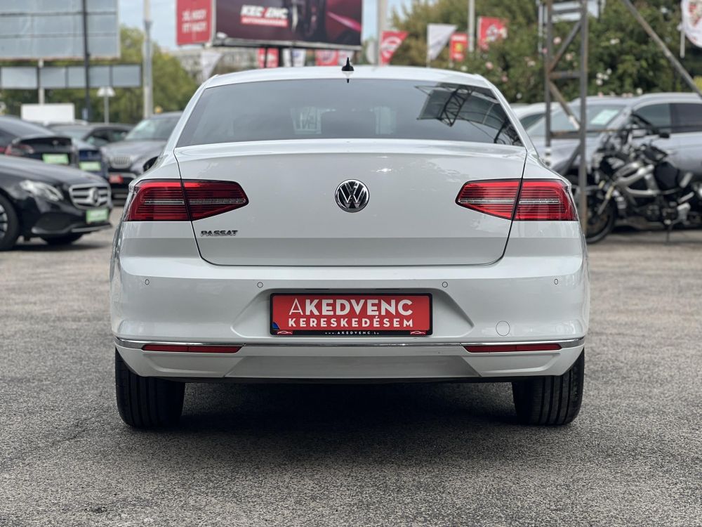 VOLKSWAGEN PASSAT VIII 2.0 TDI BMT SCR Comfortline DSG Magyarországi. Gyári fényezés. Végig vezetett szervizkönyv!