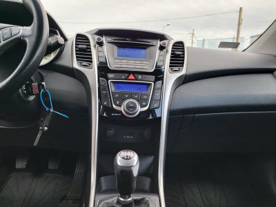 HYUNDAI I30 1.4i Life Tempomat Ülésfűtés Tolatóradar Bluetooth 2zdigitklíma