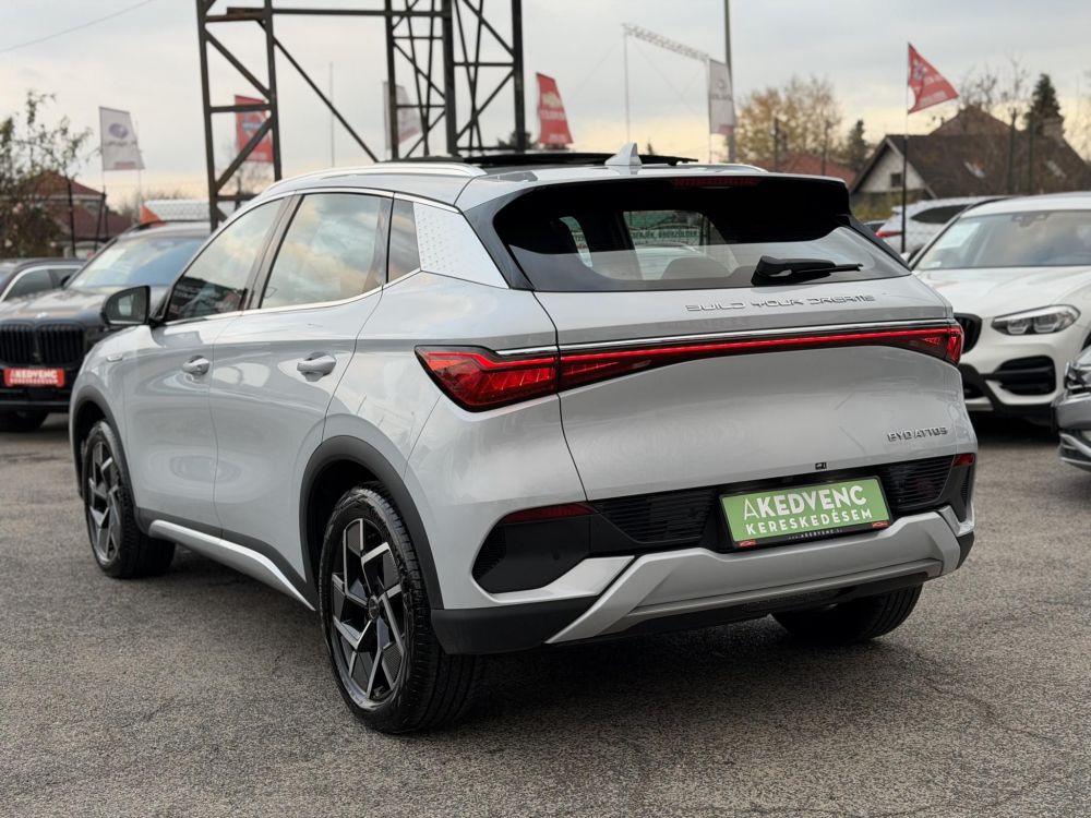 BYD ATTO 3 Design 60,4kWh M.o.-i. 1.tul. LFP. garanciális. panorámatető. világos belső!