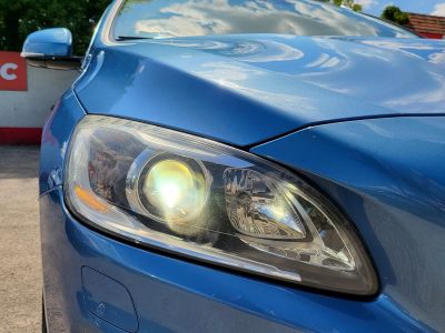 VOLVO V60 2.4 D [D6] PHEV AWD Summum Geartronic Magasan felszerelt! Harman/Kardon Napfénytető Holttér Kamera Vonóhorog