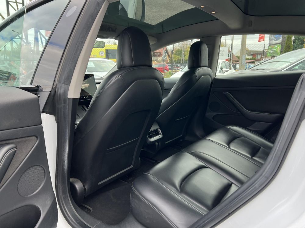 TESLA MODEL 3 Long Range AWD (Automata) FACELIFT. hőszivattyú. premium hifi. mátrix LED!