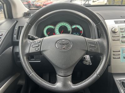 TOYOTA COROLLA VERSO 1.8 Linea Sol 7 személyes Tempomat Digitklíma Tolatóradar 4 évszakos gumik Megkímélt!