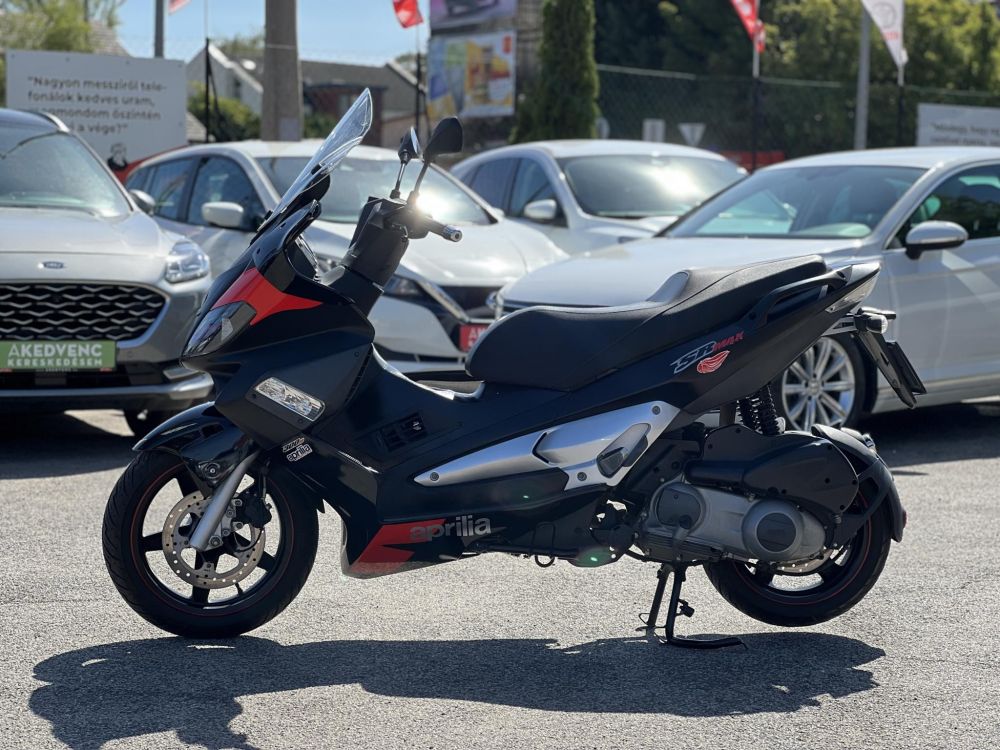 APRILIA SR MAX 300 Akrapovic