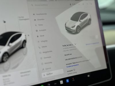 TESLA MODEL Y Long Range AWD (Automata) AMD Ryzen. hőszivattyú. mátrix LED. premium hifi