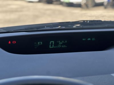 TOYOTA PRIUS 1.5 HSD (Automata) 4 évszakos gumik. Zsuffa Bélánál cserélt akkumulátor!
