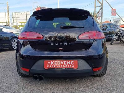 SEAT LEON 2.0 TFSI Cupra 350le! Integrált fejtámlás ülések. Boheme Purple fényezés