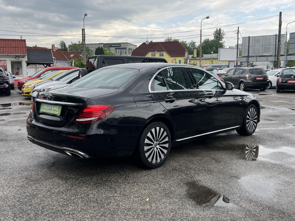 MERCEDES-BENZ E 350 e 9G-TRONIC 150e km. Bőr belső. kamera. frissen szervizelt
