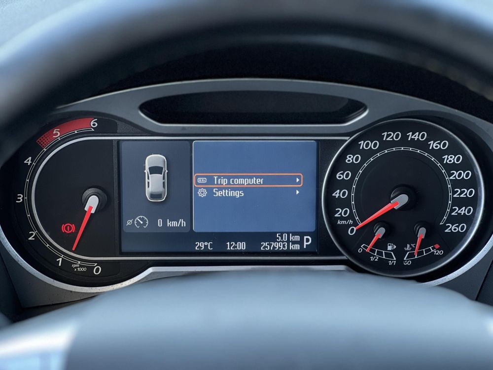 FORD MONDEO 2.0 TDCi Ghia Executive (Automata)