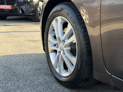 KIA CEE'D 1.4 CVVT EX 72e km. Tempomat Ülésfűtés Kamera Kormányfűtés Navi