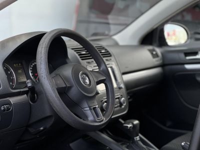 VOLKSWAGEN JETTA 1.6 Comfortline DSG Magyarországi Tolatóradar Navi Tempomat!