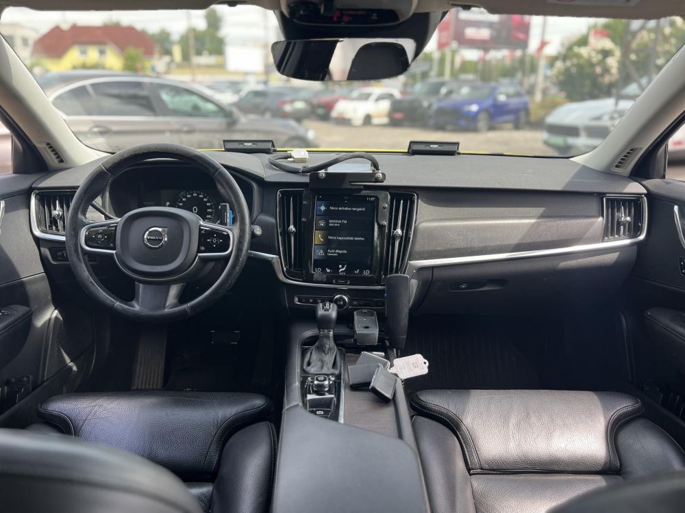 VOLVO V90 Cross Country 2.0 D [D4] AWD Geartronic Ments meg! :)