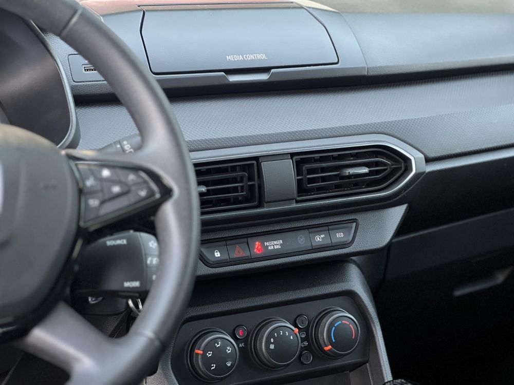 DACIA SANDERO 1.0 TCe Essential Magyarországi. Gyári fényezés. Végig vezetett szervizkönyv!
