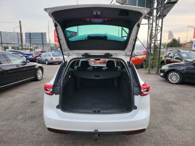 OPEL INSIGNIA Sports Tourer 2.0 CDTI Innovation Start Stop (Automata) LED Holttér Sávtartó Navi Carplay Ülésfűtés Kamera Vonóhorog