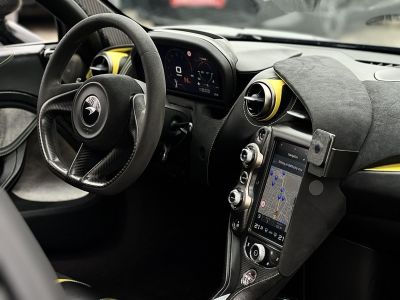 MCLAREN 720S Alcantara belső. carbon pack. Bowers&Wilkins hangrendszer