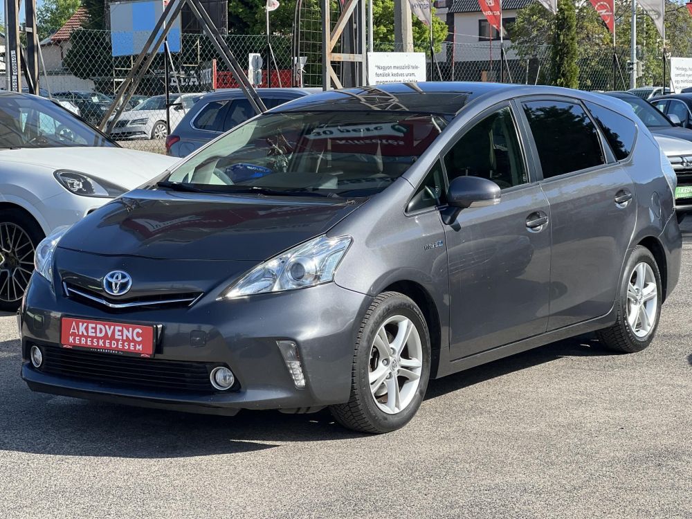TOYOTA PRIUS+