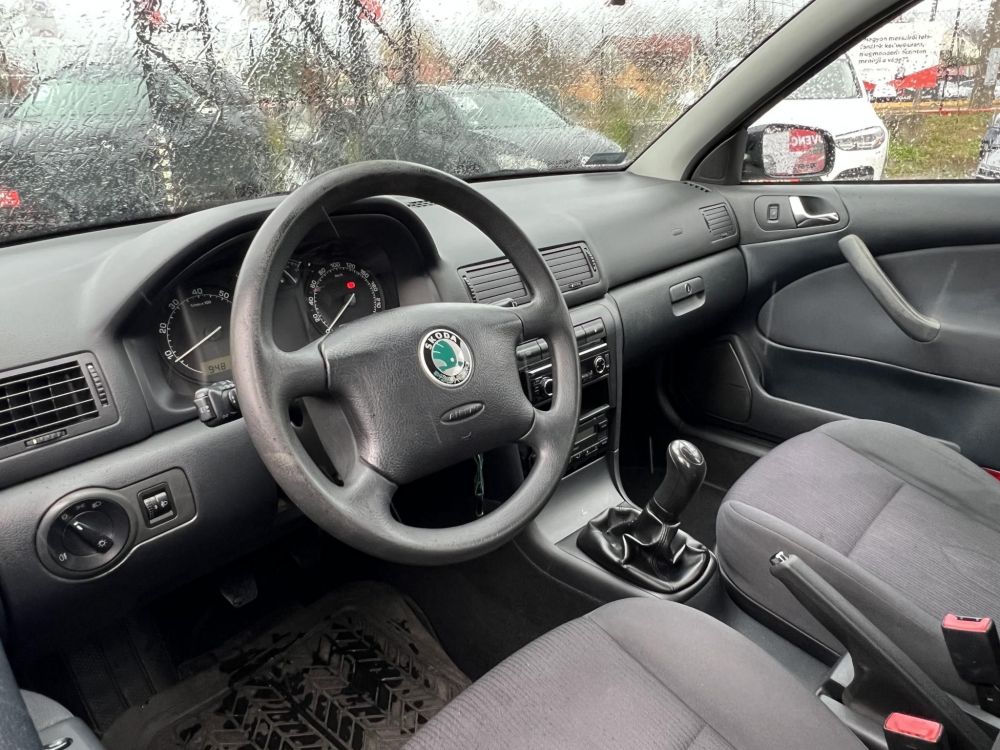 SKODA OCTAVIA Combi 1.6 Classic Klíma Vonóhororg City szervó!