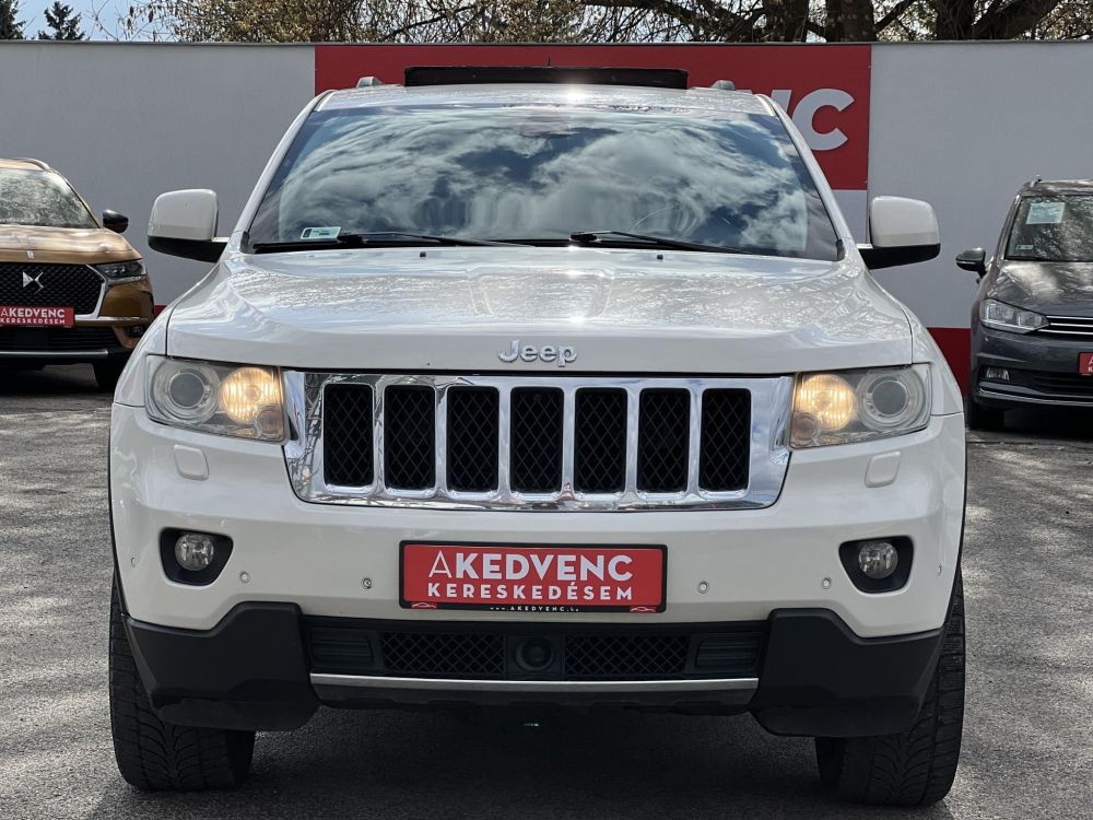 JEEP GRAND CHEROKEE 3.0 V6 CRD Overland (Automata) Xenon Memória Üléshűtés Panorámatető Vonóhorog Friss vizsga!