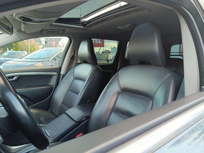 VOLVO V70 2.0 D [D3] Momentum Napfénytető Klíma Tempomat Bluetooth Bőr belső!