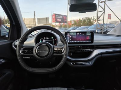 FIAT 500 500e La Prima 42kWh (Automata) Magyar.o-i.Klíma Tempomat Bluetooth Carplay 37e km!