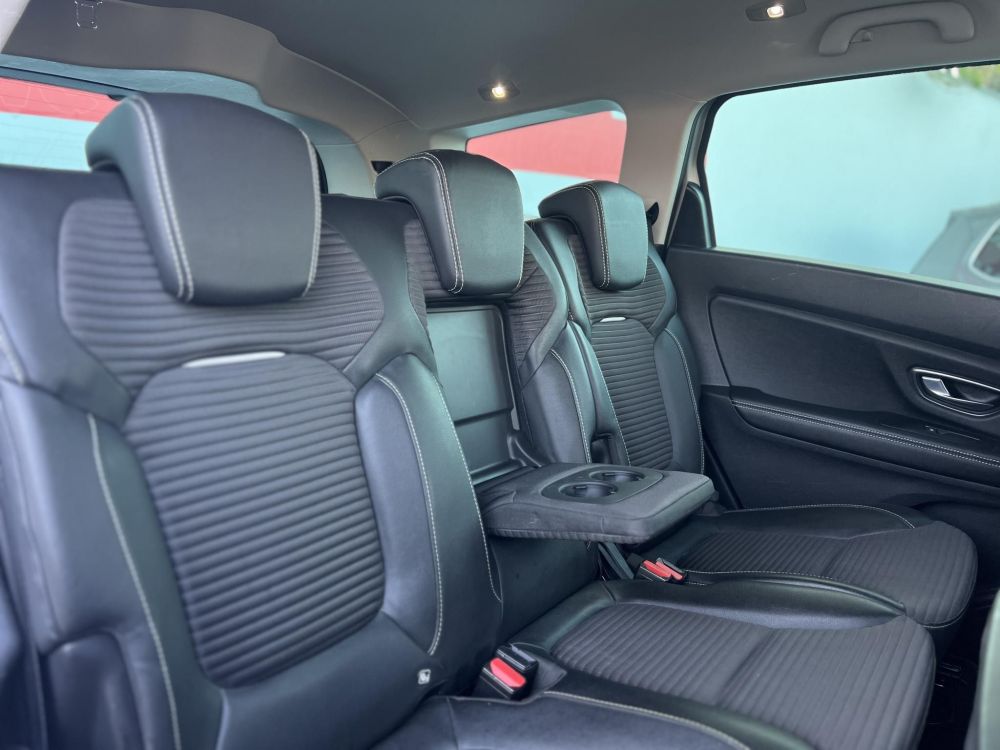 RENAULT SCENIC Grand Scénic 1.7 Blue dCi Intens EDC (7 személyes ) Automata. CarPlay