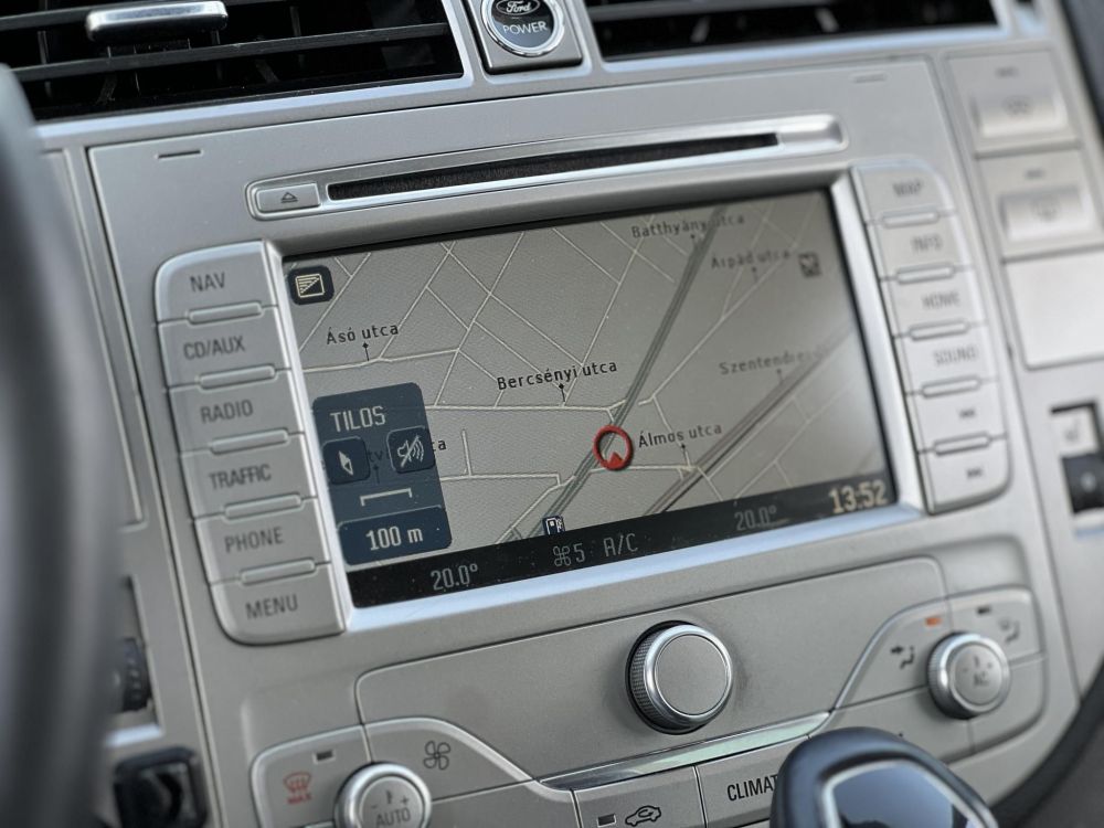 FORD KUGA 2.5T Titanium Individual 4WD (Automata) Magyarországi. 4 évszakos gumik. világos belső. vezérlés cserélve!