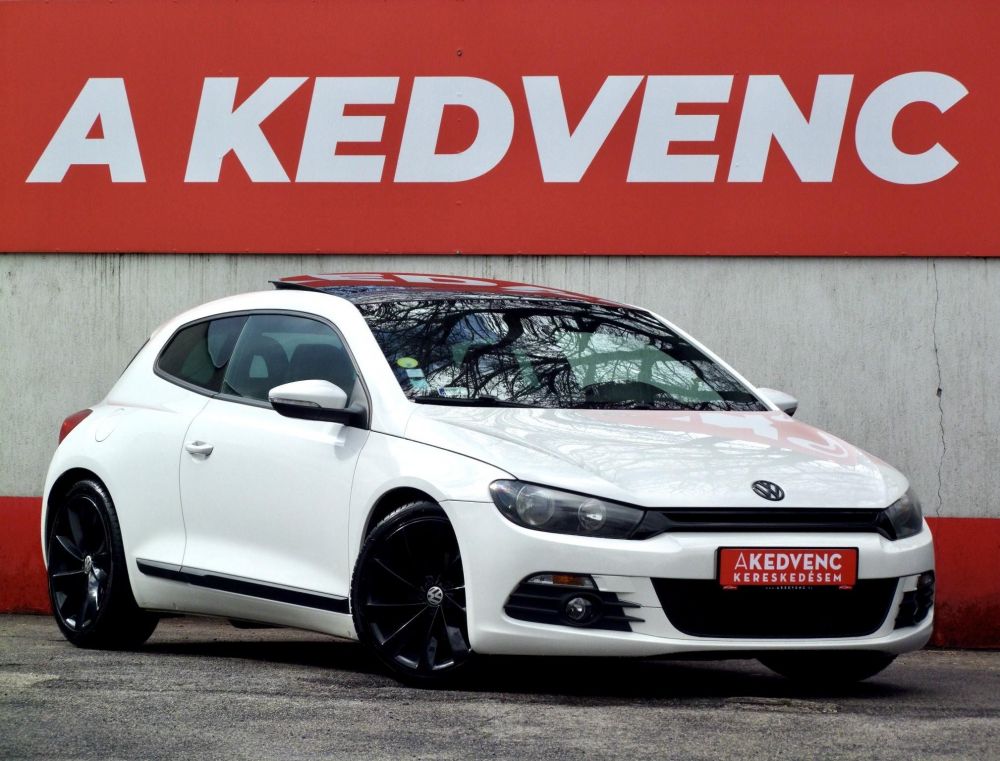 VOLKSWAGEN SCIROCCO 2.0 CR TDI DSG Napfénytető Tempomat Dynaudio Digitklíma Tolatóradar Friss műszaki!