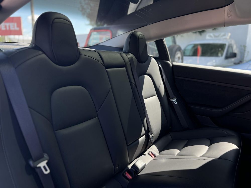 TESLA MODEL 3 RWD (Automata) 37e km. AMD Ryzen. hőszivattyú. LFP akku. garanciális!