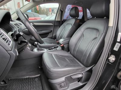 AUDI Q3 2.0 TDI DPF quattro S-tronic S Line LED Bőrbelső Navigáció Ülésfűtés Tempomat Start-Stop PDC