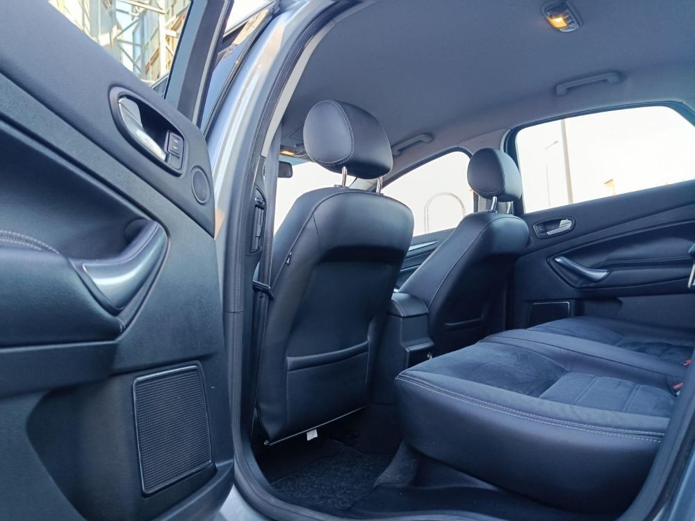 FORD MONDEO 2.0 TDCi Ghia Powershift Klíma Tempomat Bluetooth Garanciális váltó!