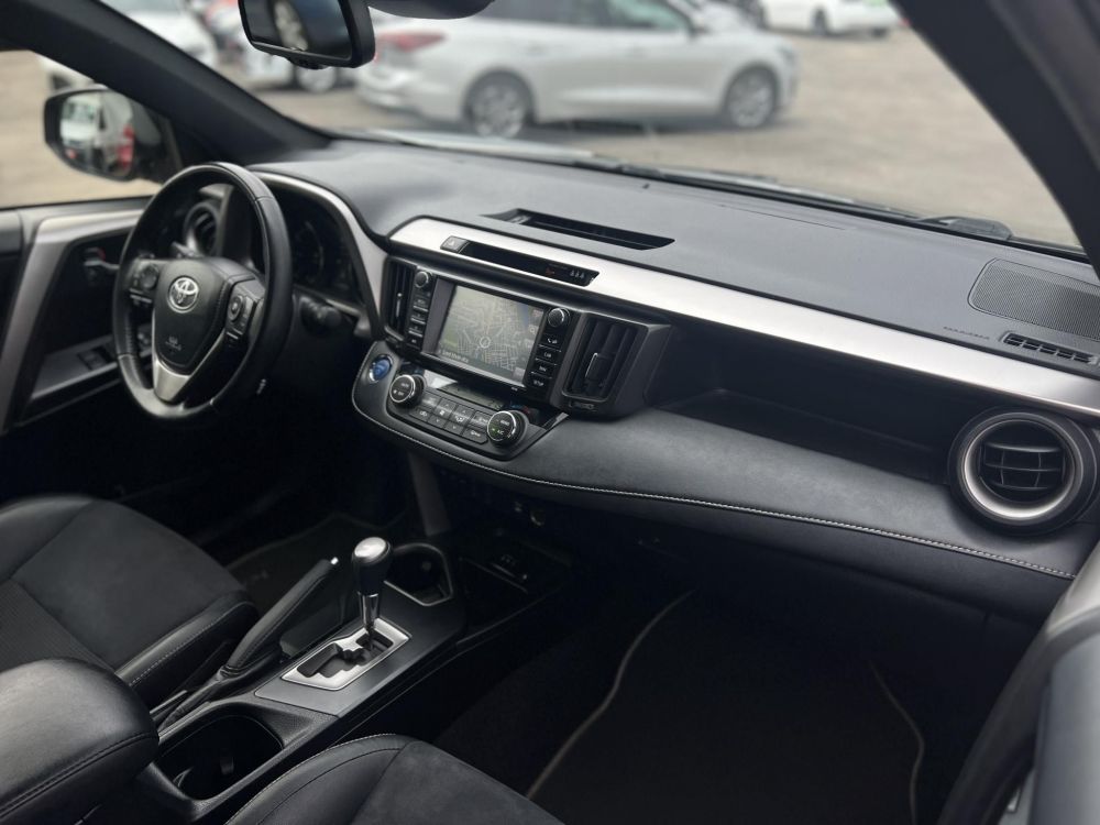 TOYOTA RAV 4 Rav4 2.5 Hybrid Executive 2WD e-CVT 114e km. Tempomat Ülésfűtés Navi Sávtartó Kamera Keyless