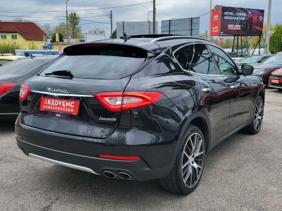 MASERATI LEVANTE 3.0 D V6 (Automata) LED Panorámatető Harman/Kardon Üléshűtés 360kamera 2.7T vonóhorog