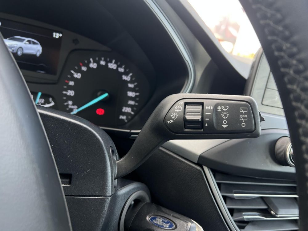 FORD FOCUS 1.0 EcoBoost Trend M.o.-i. 1.tul. Márkaszervizelt!