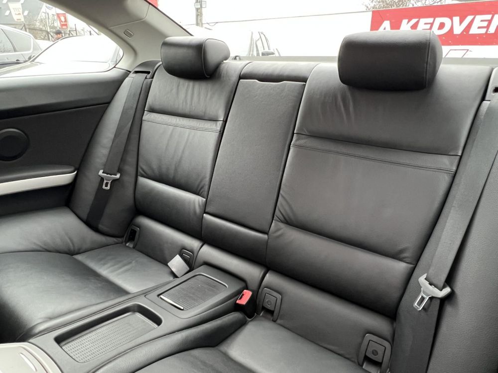 BMW 325i (Automata) Xenon Tempomat Ülésfűtés Bluetooth Navi PDC