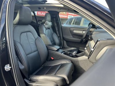 VOLVO XC40 2.0 [B4] MHEV R-Design Geartronic M.o.-i. 1.tul. Márkaszervizelt. Panorámatető Harman/Kardon Carplay Memória