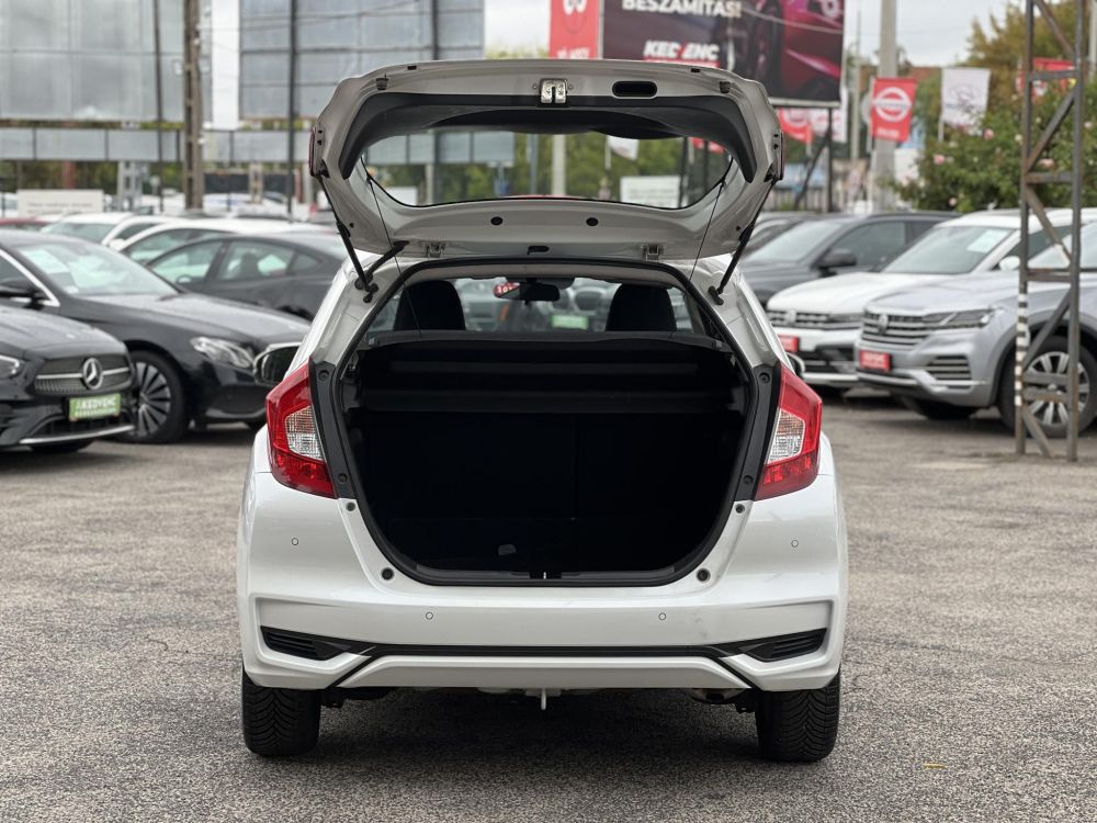 HONDA JAZZ 1.3 Comfort M.o.-i. 1.tul. Márkaszervizelt!