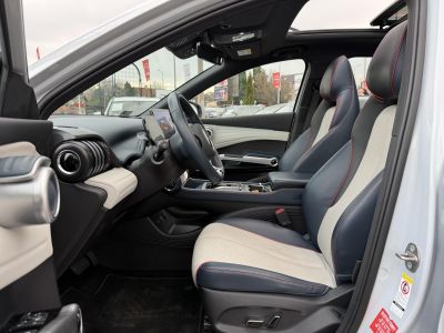 BYD ATTO 3 Design 60,4kWh M.o.-i. 1.tul. LFP. garanciális. panorámatető. világos belső!