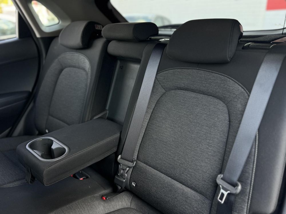 HYUNDAI KONA EV 64kWh Comfort 69e km. LED. tempomat. sávtartó. kamera. 2 gyári kulcs. CARPLAY!