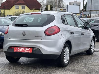 FIAT BRAVO 1.4 16V Active Magyarországon vásárolt. 1. tulajdonostól. végig vezetett szervízkönyv. 87e Km