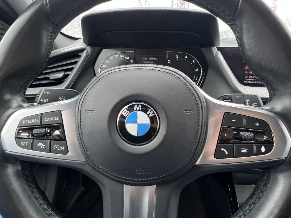 BMW 118i M Sport 70e km. Márkaszervizelt Harman/Kardon Téli/Nyári garnitúra!