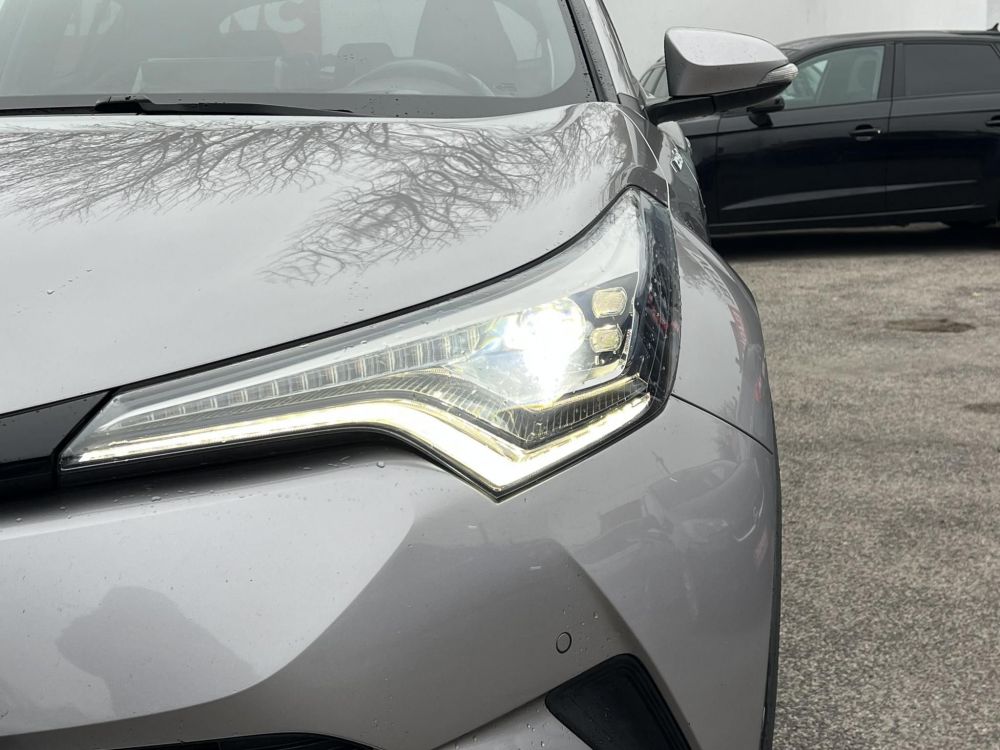 TOYOTA C-HR 1.8 Hybrid Executive e-CVT JBL LED Tempomat Bluetooth Sávtartó Holttér Keyless!