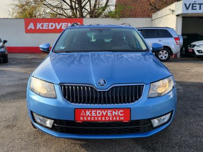 SKODA OCTAVIA Combi 1.2 TSI Elegance DSG 126e km. Magyarországi Tempomat Tolatóradar Szervizelt!