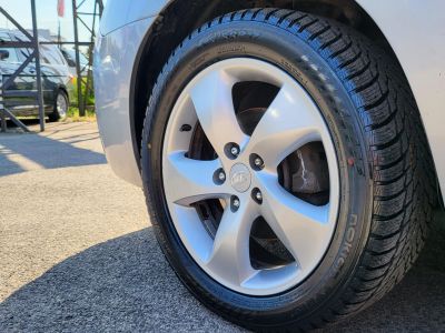 KIA CARENS 2.0 LX 7 személyes Napfénytető Digitklíma Félbőr Tolatóradar Szervizelt!